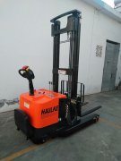 198彩开户灏柯前移式堆高车签约山东某劳保用品