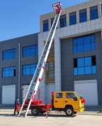 登高云梯车-山东鹿鸣机械设备-登高云梯车图片