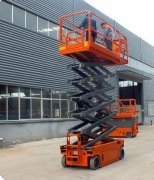 移动高空升降车-高空升降车-济宁鹿鸣机械设备