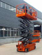 自行式高空作业平台-高空作业平台-鹿鸣机械设备