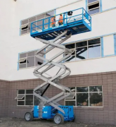 198彩可移动登高车-北京登高车-鹿鸣机械设备厂家