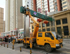 国产高空作业车哪个-广西高空作业车-鹿鸣机械设