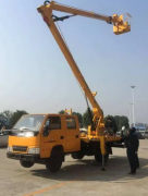 国内高空作业车厂家-湖北高空作业车-鹿鸣机械设