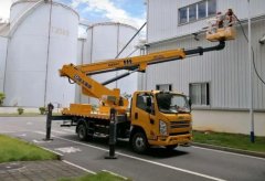 198彩高空作业升降车-鹿鸣机械-高空作业车